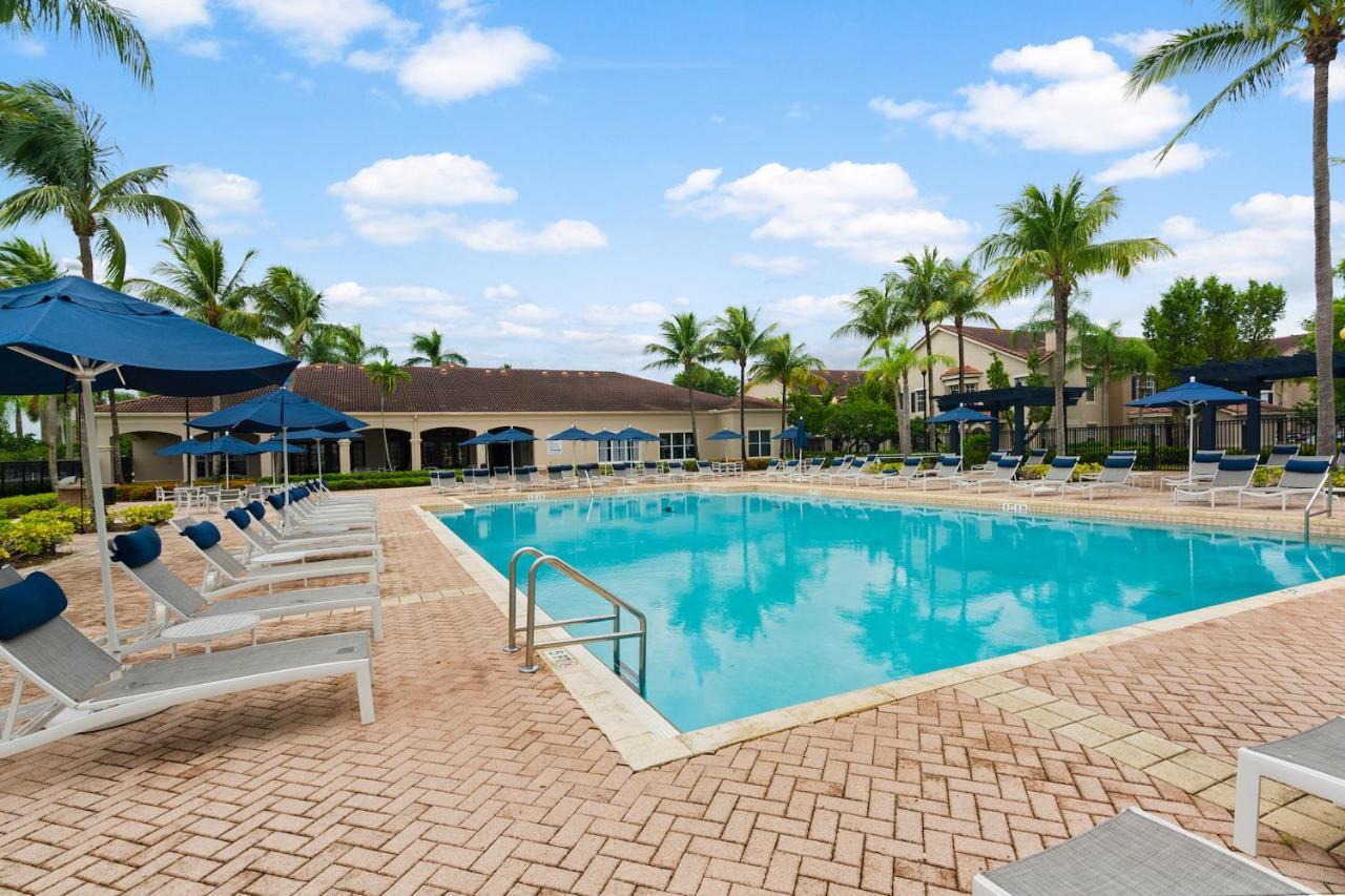Готель Kasa Wellington South Florida Екстер'єр фото